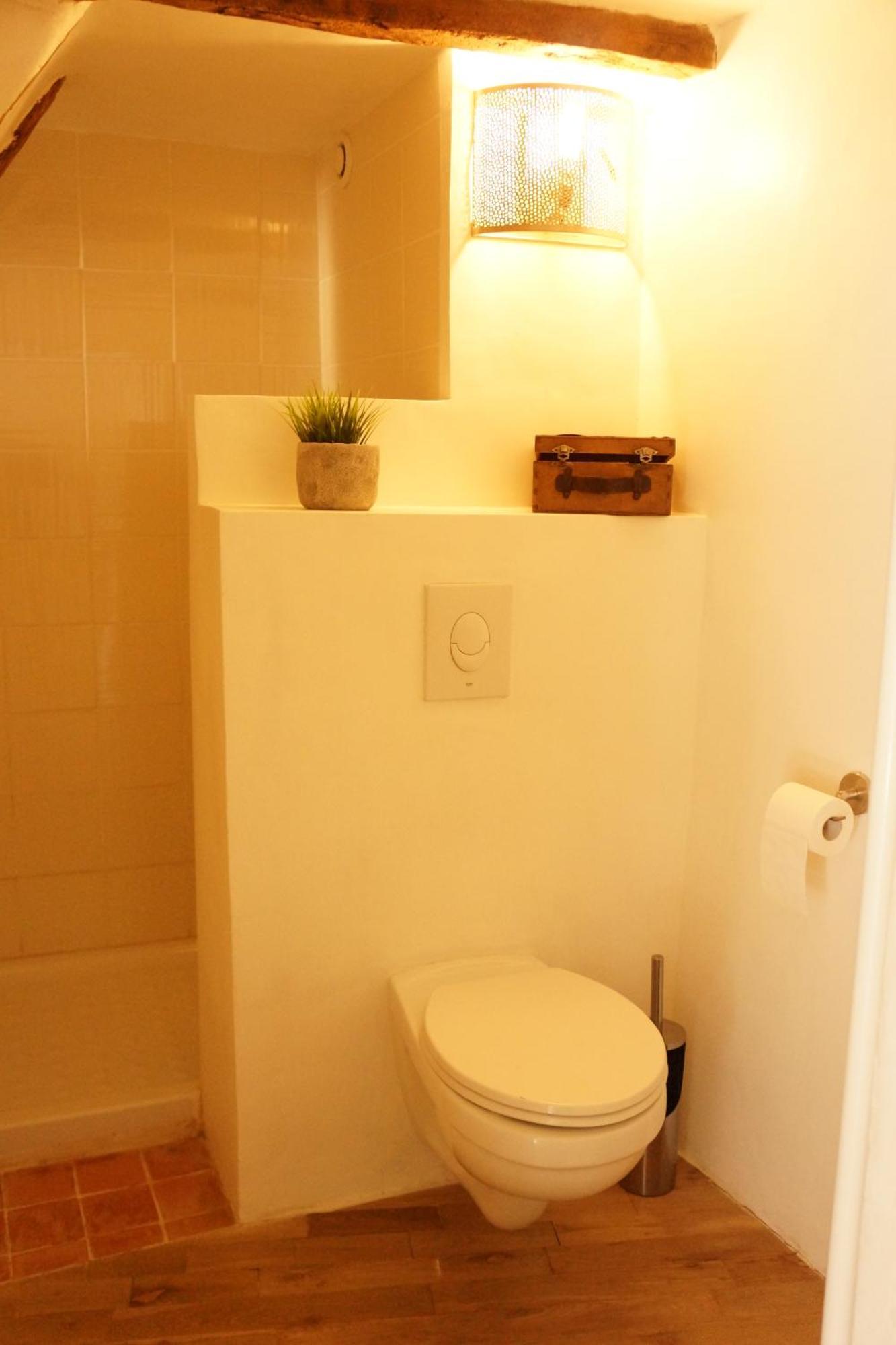 Longo Mai Bed & Breakfast Apt
