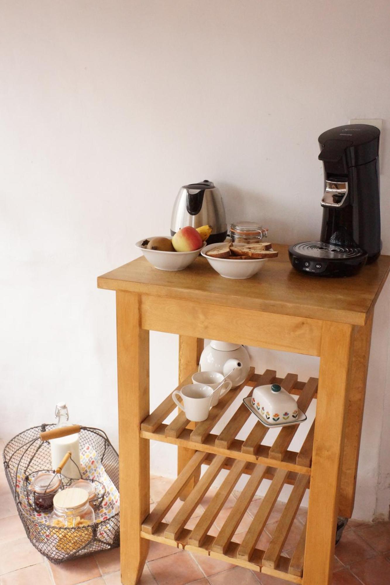 Longo Mai Bed & Breakfast Apt